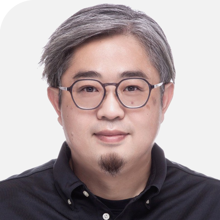 Flore Chiang headshot