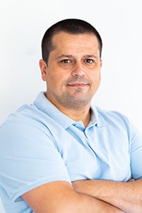 Miguel Martinez headshot