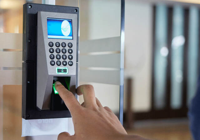 Electronic access control device