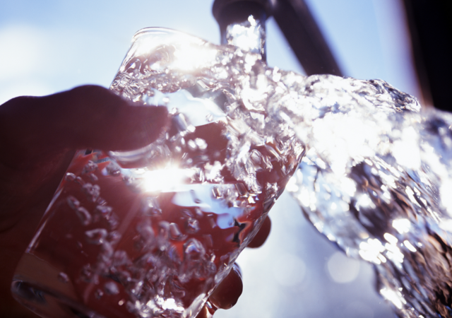 water overflow from glass