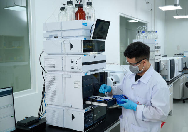 A person working in the UL Solutions Vietnam laboratory