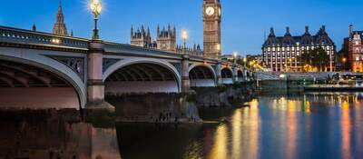 Image of London Bridge at twilight