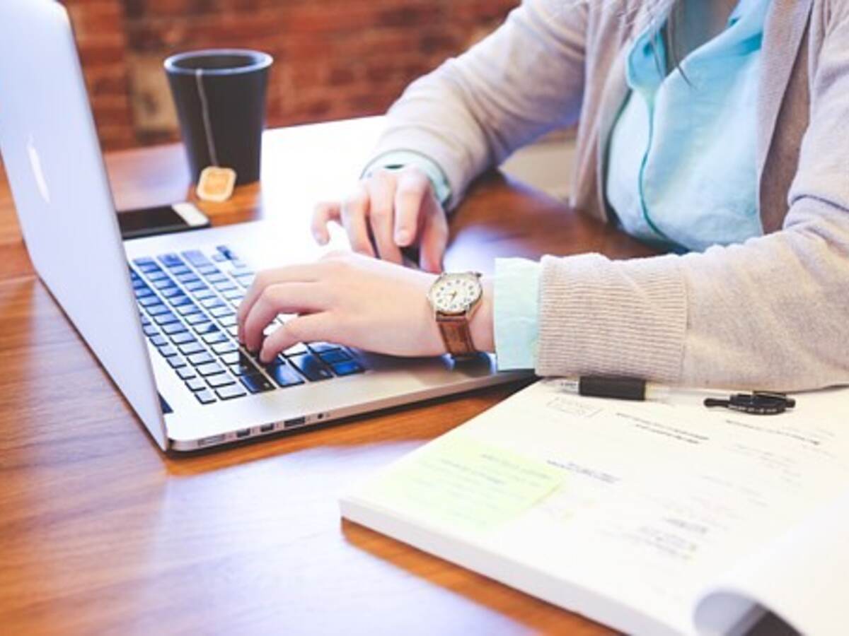 Person browsing the web on computer