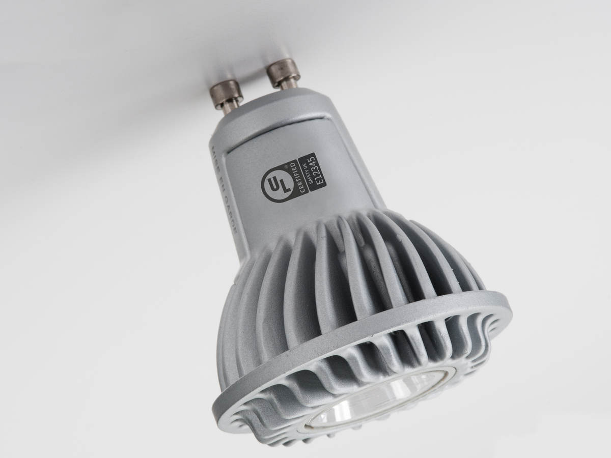 light fixture with UL mark