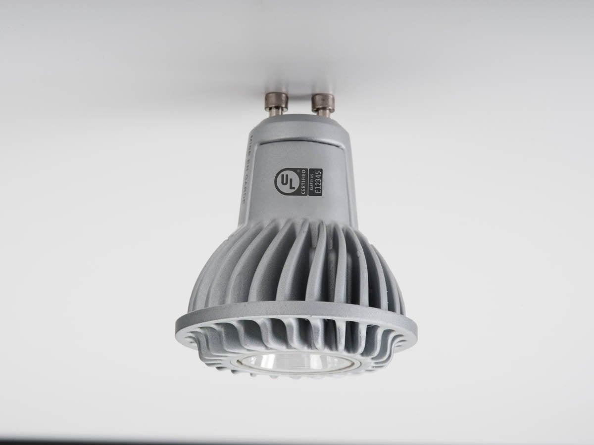 LED light bulb with UL Enhanced Mark