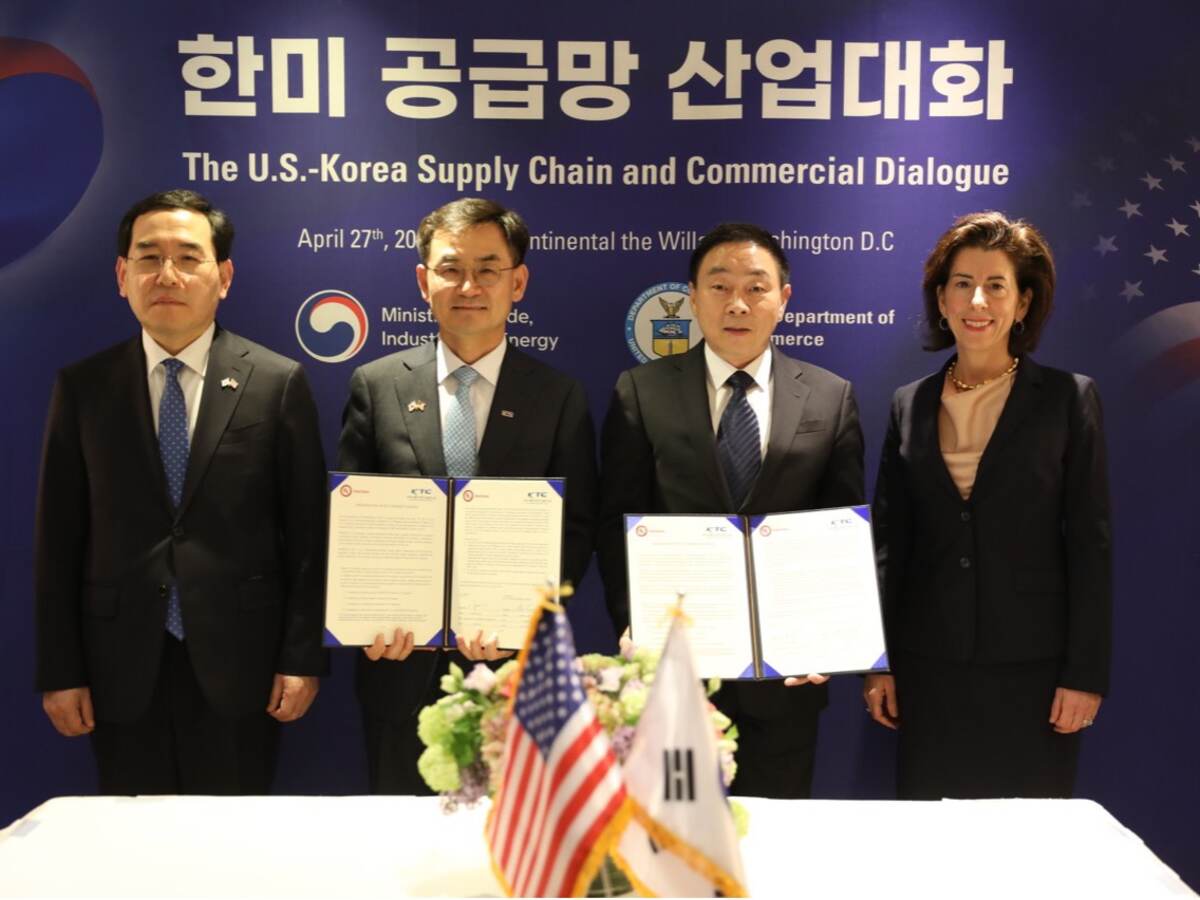 Pictured left to right: Korea’s Trade, Industry and Energy Minister Lee Chang-yang, Ahn Sung-il, President, Korea Testing Certification Institute, Weifang Zhou, executive vice president and president, Testing, Inspection and Certification, UL Solutions and U.S. Secretary of Commerce Gina Raimondo.