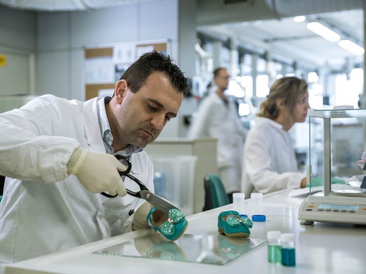 GIRLS SHOES BEING TESTED IN A LABORATORY