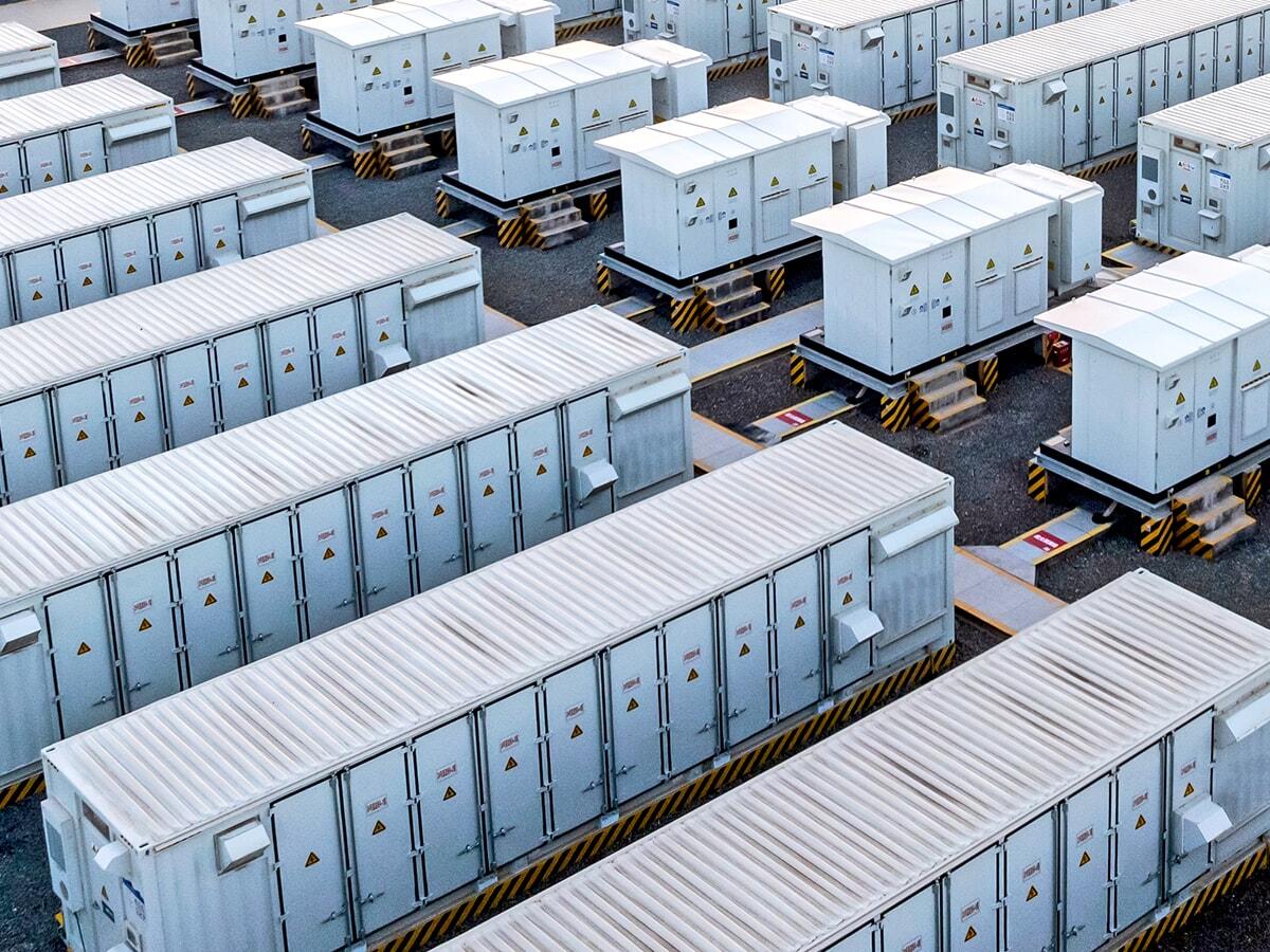 integrated redundant power supply