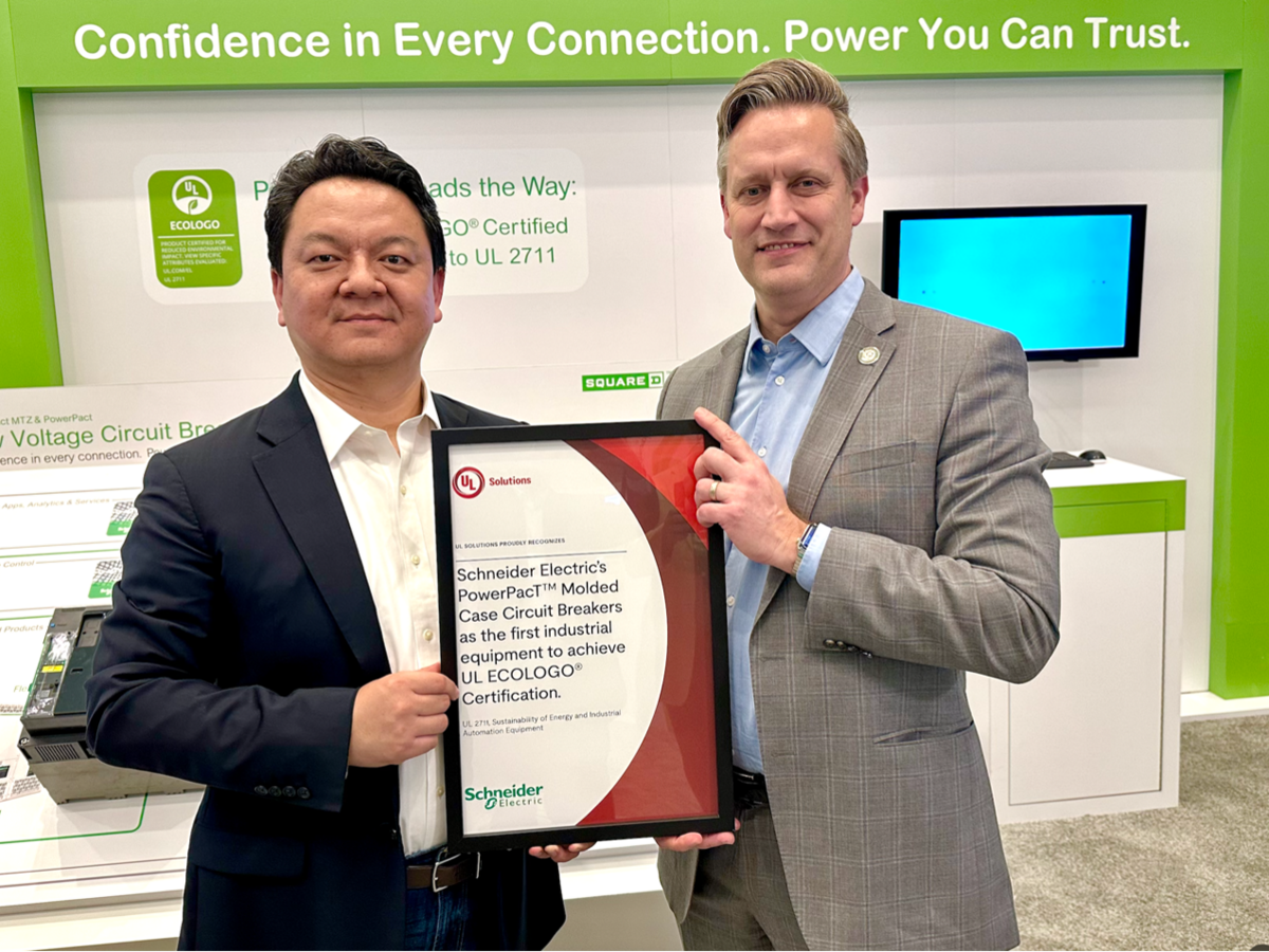 Bin Lu and Jeff Smidt at ECOLOGO presentation