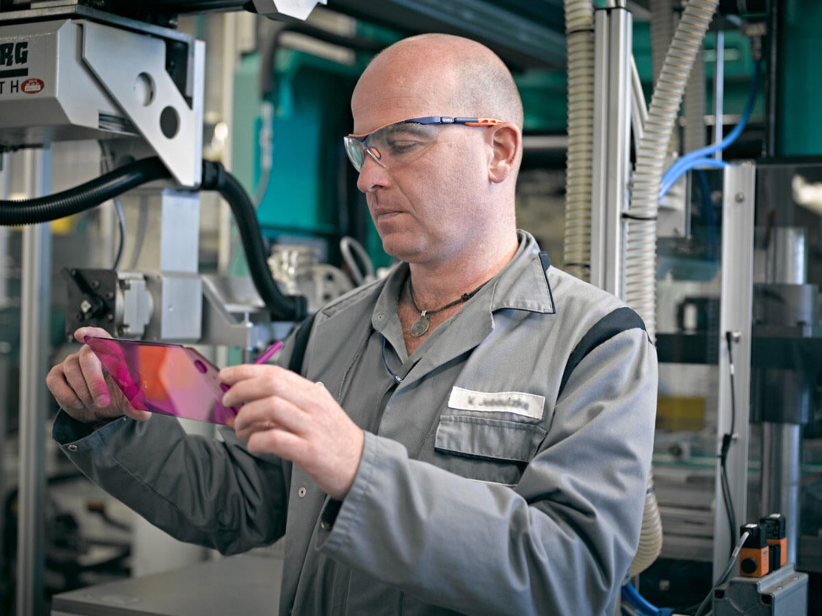 A worker at the Krefeld laboratory