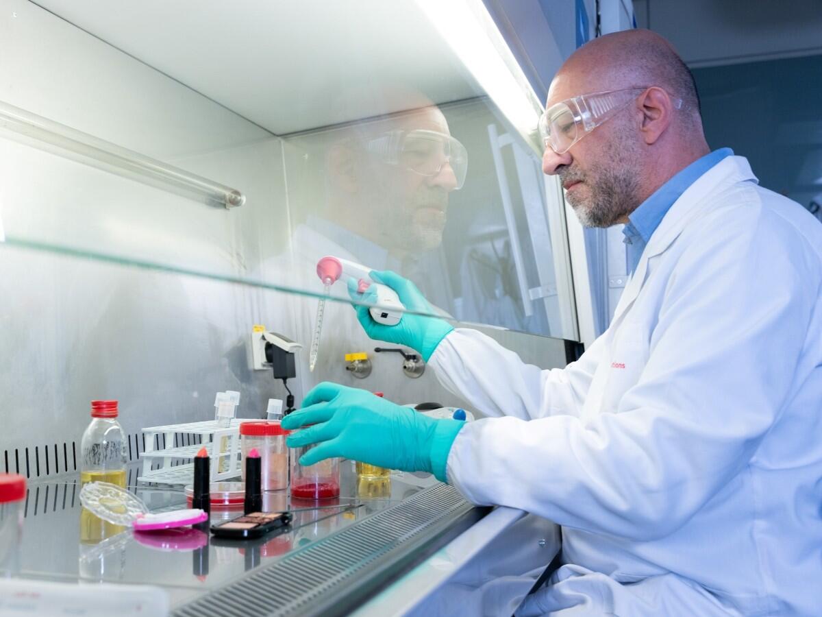 UL Solutions laboratory technician working.