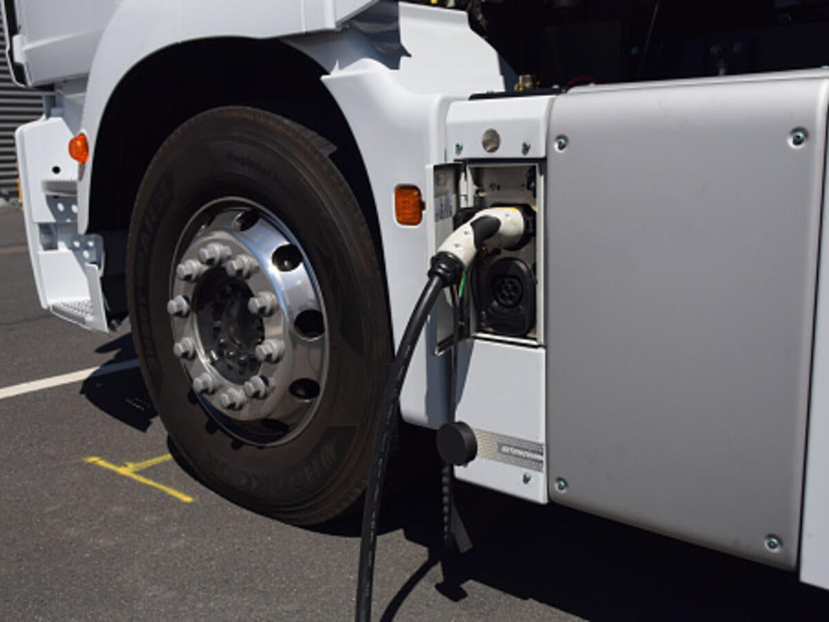  Charging process in electric truck - 1276475303
