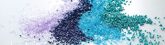 Multi-colored plastic pellets