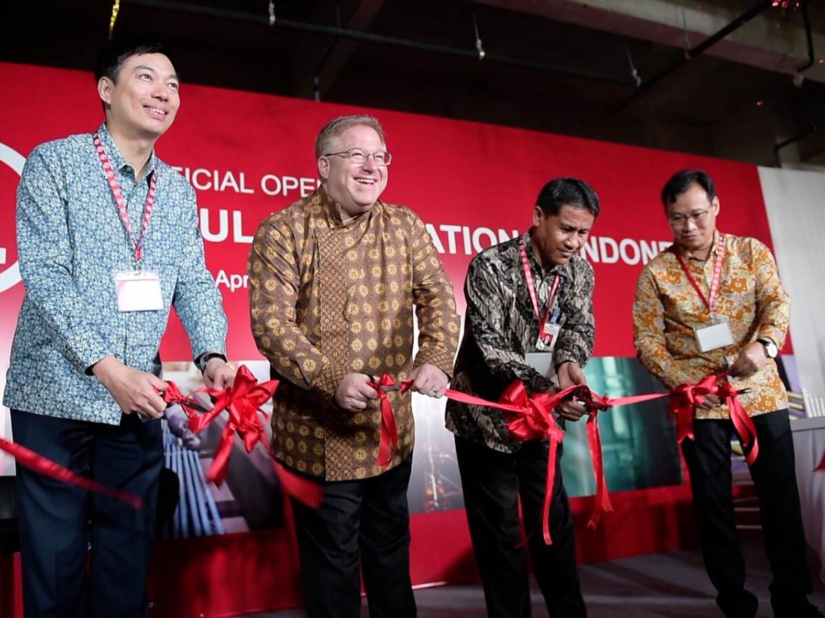 The ribbon cutting ceremony at UL's new wire & cable laboratory in Jakarta, Indonesia on April 11, 2017