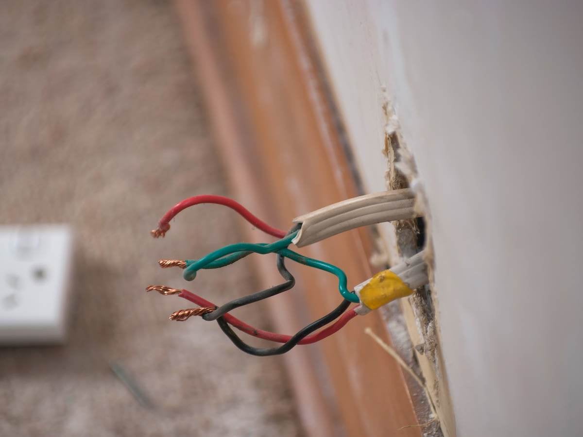 Electrical wiring from wall