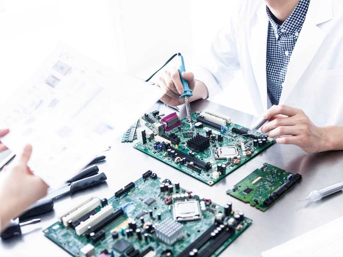Researcher who checks materials during work