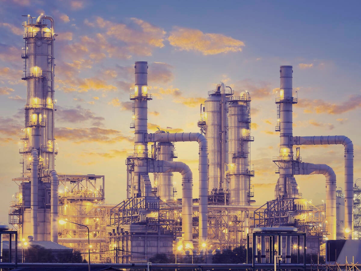 Picture of an oil refinery at dusk