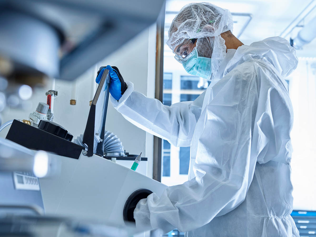 Chemist in laboratory
