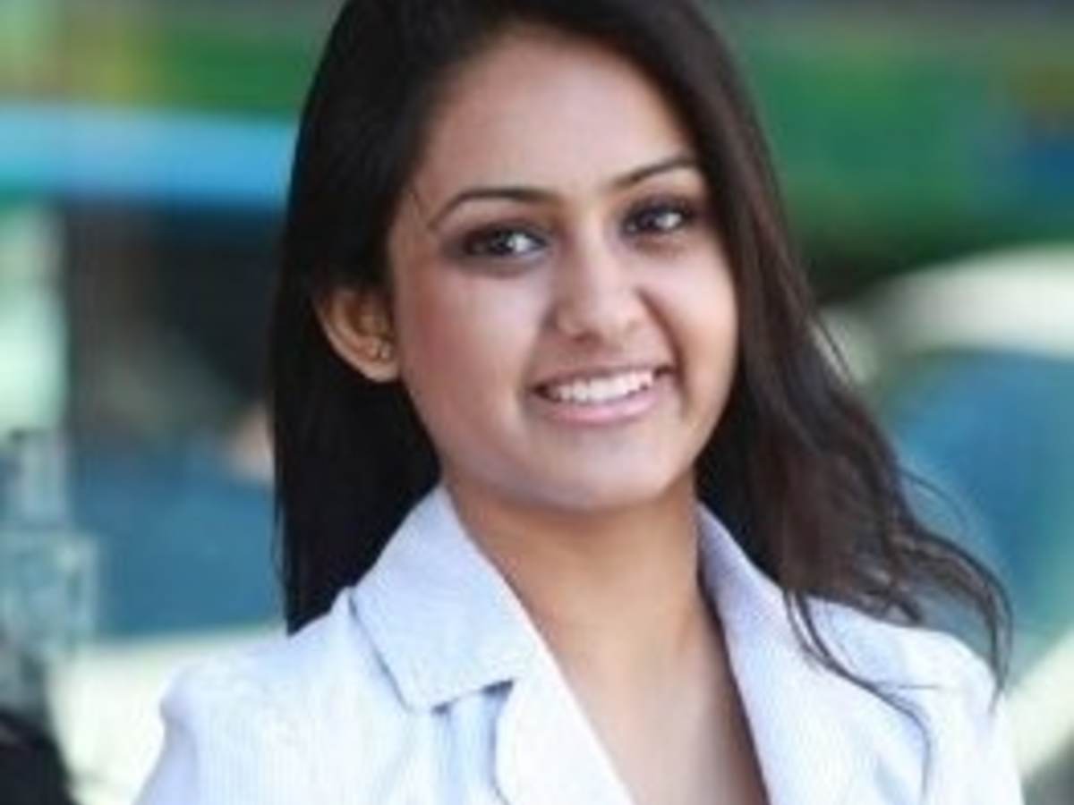 Headshot of Heli Patel