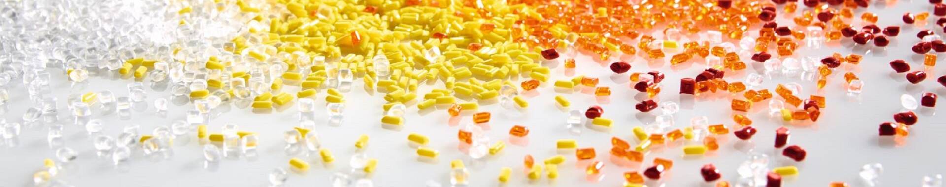 Multi-color plastic pellets